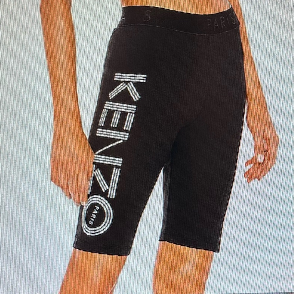 Kenzo. High- waisted logo legging shorts. Size M.